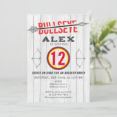 Bullseye Bow & Arrow Archery Tween Party Einladung (Stehend Vorderseite)