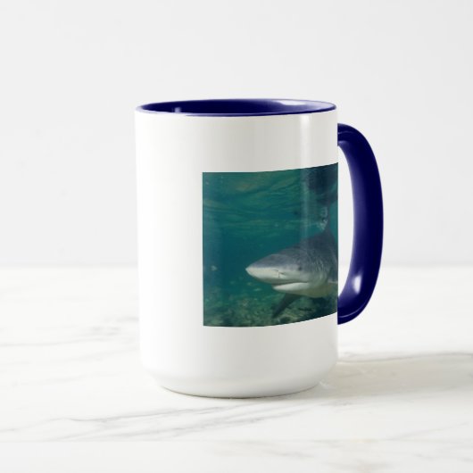 Bullshark Tasse (VorderseiteRechts)