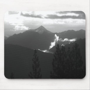 Bully Choop an einem dunklen Morgen... Mousepad