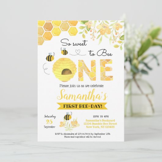 Bumble Bee First Birthday Party Einladungen (Stehend Vorderseite)