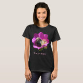 Bumble Bee On Pink Rose Nature Personalized T-Shirt (Vorne ganz)