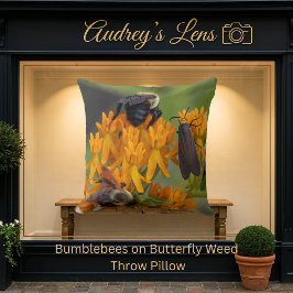 Bumblebee on Butterfly Weed Kissen