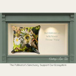 Bumblebee on Wildflower Kissen