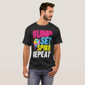 Bump Set Spike Wiederholung T-Shirt (Vorne ganz)