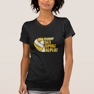 Bump Set Spike Wiederholung Volleyball Funny Funny T-Shirt