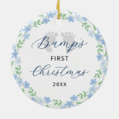 Bump's First Christmas Footprints Blue Holiday Keramik Ornament (Hinten)