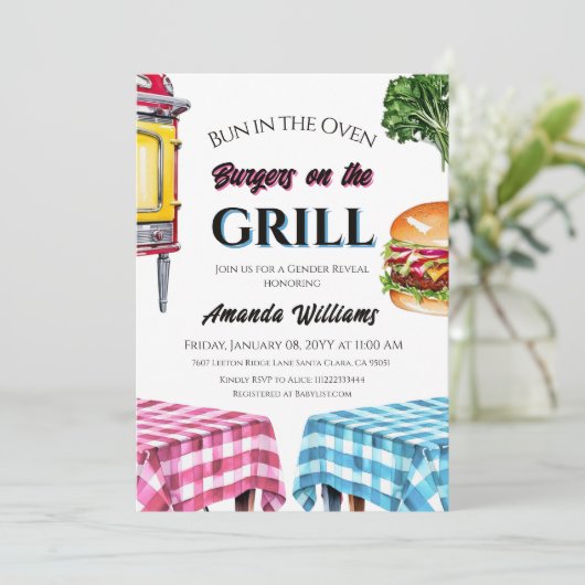 Bun in Oven Burger on Grill GRILLEN Gender Reveal Einladung (Stehend Vorderseite)