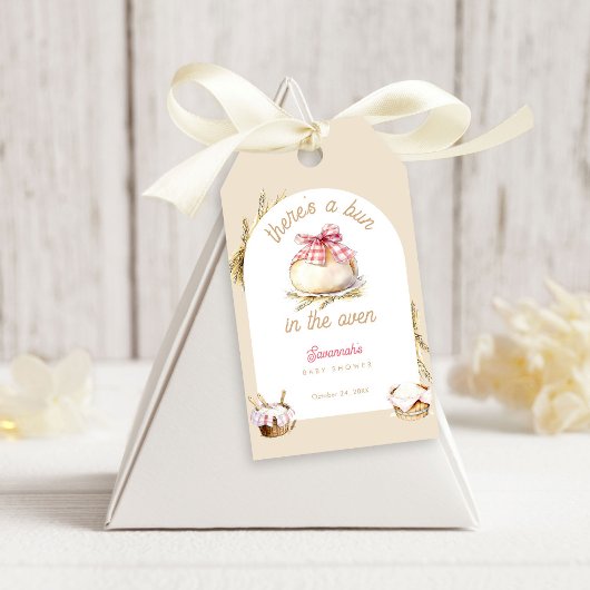 Bun In The Oven Pink Gingham Bow Baby Shower Geschenkanhänger