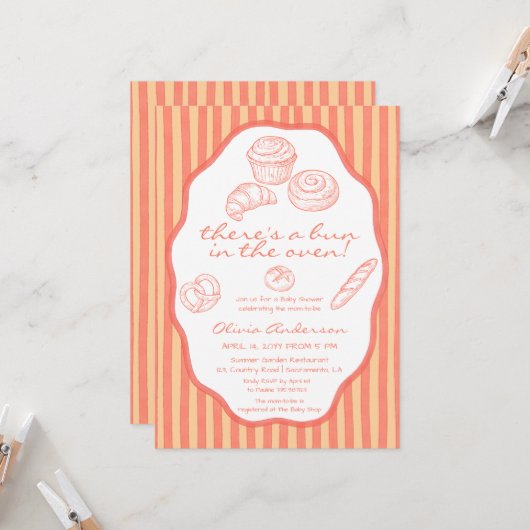 Bun in the oven pink pinstripes Baby Shower Einladung (Vorderseite/Rückseite Beispiel)