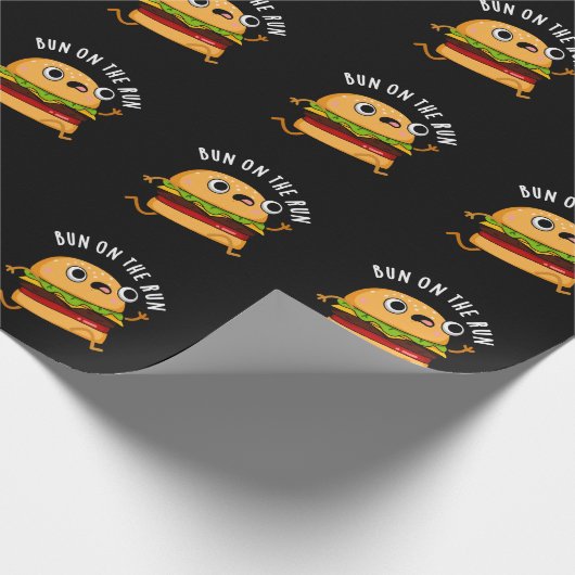 Bun on Run Funny Food Pun Dark BG Geschenkpapier (Ecke)