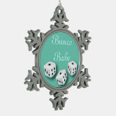 Bunco Baby mit Würfel-Weihnachtsschneeflocke Schneeflocken Zinn-Ornament (Links)