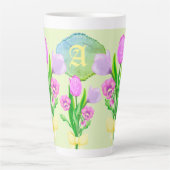 Bündel Frühlingsblumen Custom Monogram Milchtasse (Vorderseite)