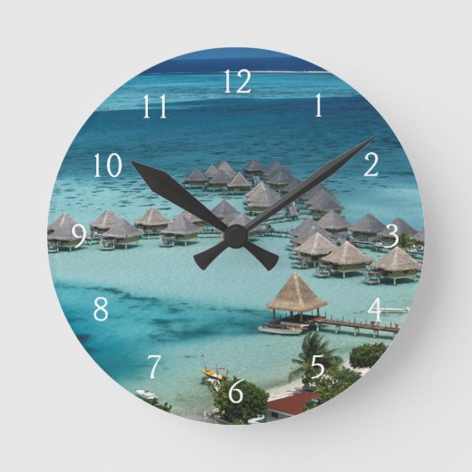 Bunglows of Beachcomber Hotel Runde Wanduhr (Vorderseite)