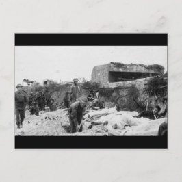 Bunker auf Hügel Postkarte