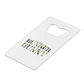 BUNKER CAMOUFLAGE / KAMOUFLAGE GELDBEUTEL FLASCHENÖFFNER (Rückseite Schrägansicht)