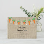 Bunnies & Carrots Osterbridal Paare Dusche Einladung (Stehend Vorderseite)