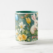 Bunnies, Frühlingsblumen und Ostereier. Malerei Tasse (Zentrum)