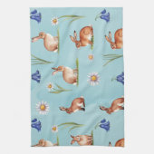 Bunnies, Hares, Bluebells & Daisies Geschirrtuch (Vertikal)