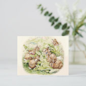 Bunnies in Lettuce Patch von Beatrix Potter Postkarte (Stehend Vorderseite)