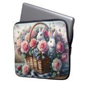 Bunnies Nestled Among Cottage Roses Laptopschutzhülle (Vorderseite Links)