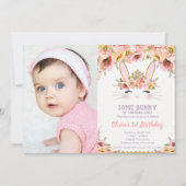 Bunny 1 Birthday Girls Floral Rabbit Foto Einladung (Vorderseite)