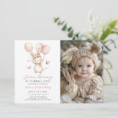 Bunny 1st Birthday Photo Invitation Einladung (Stehend Vorderseite)