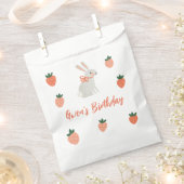 Bunny and Strawberry Birthday Party Geschenktütchen (Ausgeschnitten)