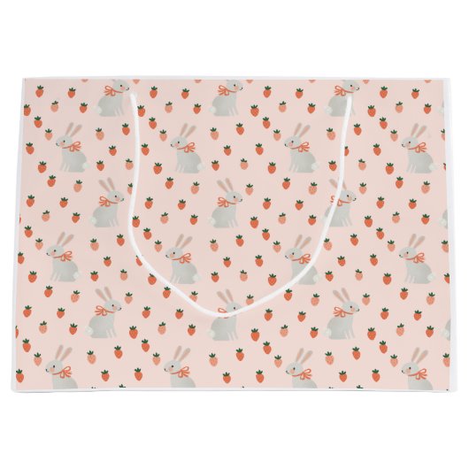 Bunny and Strawberry Birthday Party Große Geschenktüte (Vorderseite)