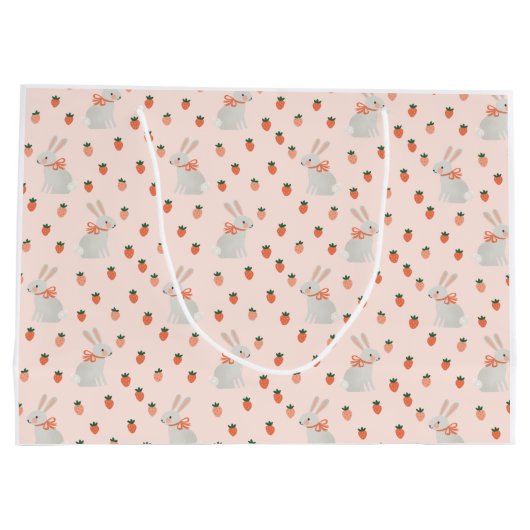 Bunny and Strawberry Birthday Party Große Geschenktüte (Rückseite)