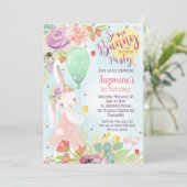 Bunny Birthday Einladung Floral Bunny Einladung (Stehend Vorderseite)