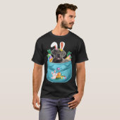Bunny Great Dane In Pocket Easter Day Eggs Bunny D T-Shirt (Vorne ganz)
