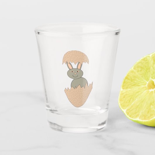 Bunny Hatching von Egg Weird Schnapsglas (Vorderseite)