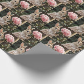 Bunny Holding a Pink Peony Geschenkpapier (Ecke)