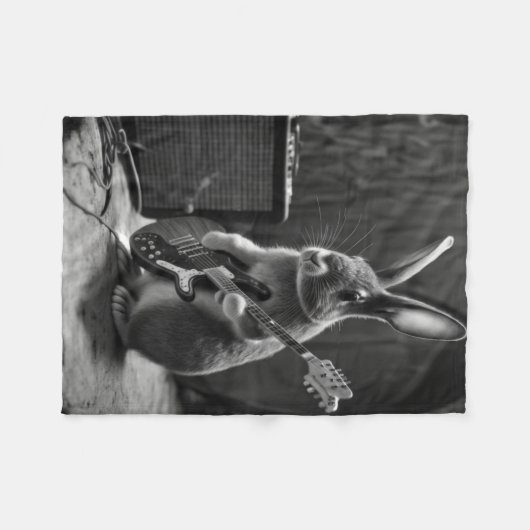 Bunny Playing a Gitarre Fleecedecke (Vorderseite (Horizontal))