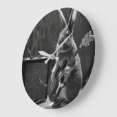 Bunny Playing a Gitarre Große Wanduhr (Winkel)