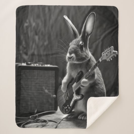 Bunny Playing a Gitarre Sherpadecke (Vorderseite)