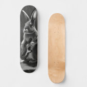 Bunny Playing a Gitarre Skateboard (Vorderseite)