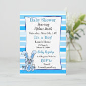 Bunny Rabbit Blue Boy Baby Shower Einladungen (Stehend Vorderseite)