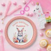 Bunny Rabbit in Blume Happy Birthday Personalize Pappteller (Party)