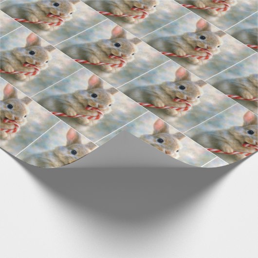 Bunny Rabbit Nibbling On a Candy Cane Geschenkpapier (Ecke)