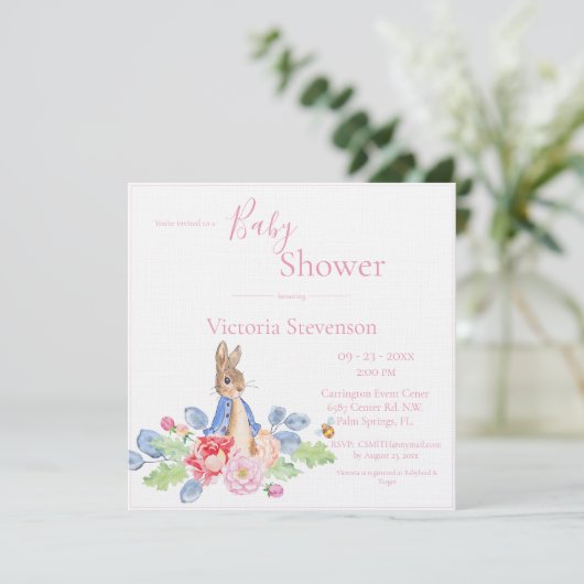 Bunny Rabbit Pink Blumendusche Einladung (Stehend Vorderseite)