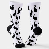 Bunny Silhouettes Pattern In Black Cute Easter Socken (Gewinkelt)