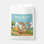 Bunny Steals Eggs von Hen | OsterCartoon Funny Geschenktütchen (Vorderseite)