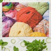 Bunte Bälle des Garns Küchentuch (Gefaltet)