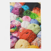 Bunte Bälle des Garns Küchentuch (Vertikal)