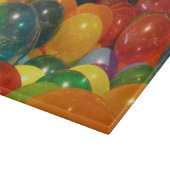 Bunte Ballons Party Design Schneidebrett (Ecke)