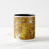 Bunte Bäume Zweifarbige Tasse (Mittel)