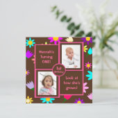 Bunte Blumen auf Brown-Foto-erstem Geburtstag Einladung (Stehend Vorderseite)