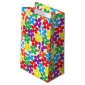 Bunte Blumen auf weißer kleiner Geschenk-Tasche Kleine Geschenktüte (Rückseite Schrägansicht)