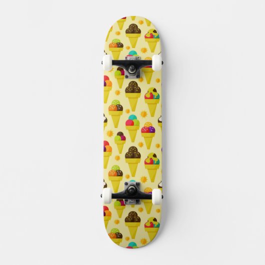 Bunte Cartoon-Eiscreme-Kegel Skateboard (Vorderseite)